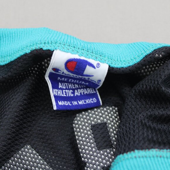 Vancouver Grizzlies Jersey (VTG) - Mike Bibby 10 by Champion - Men's Size 40 - Picture 11 of 11